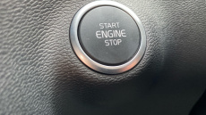 Volvo XC40 2.0 B4P Plus Black Edition 5dr Auto Petrol Estate